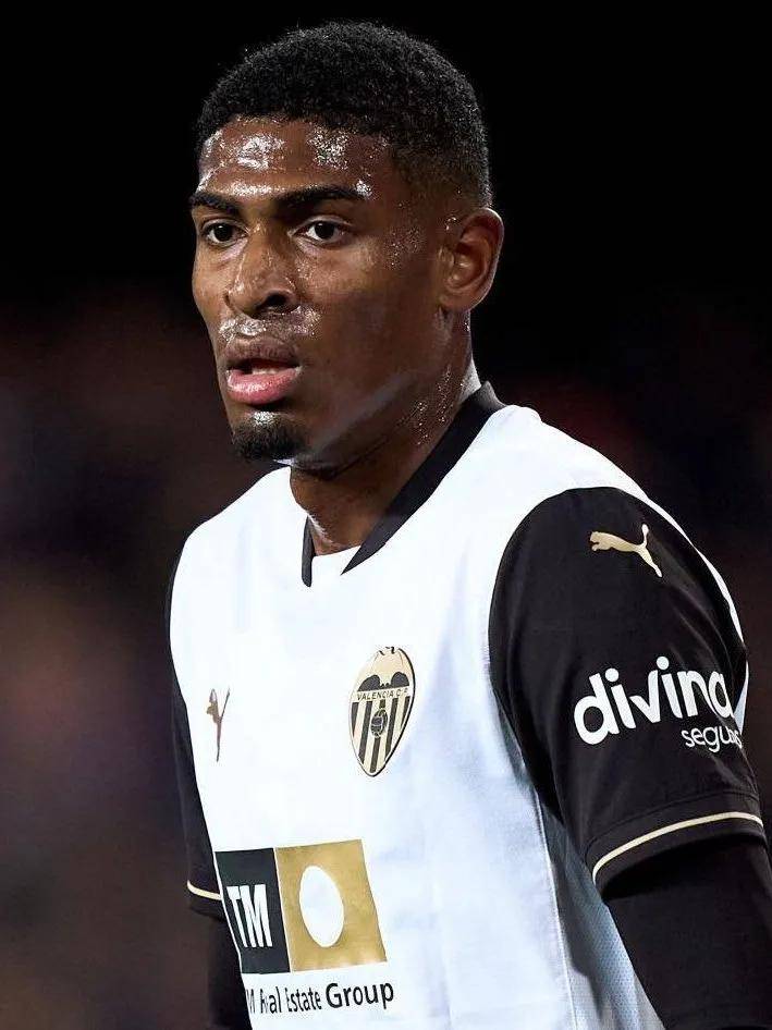 激起場內的 激起場內的