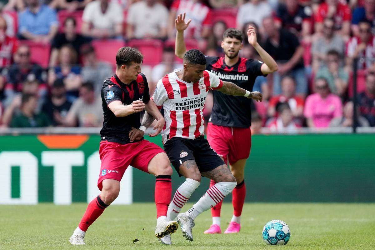 充满挑战的 充满挑战的