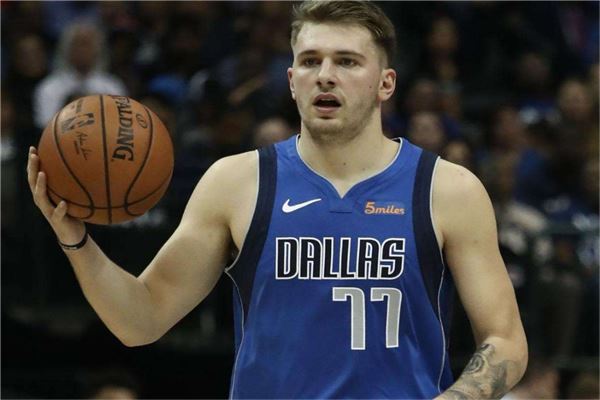 的进攻更具 的进攻更具