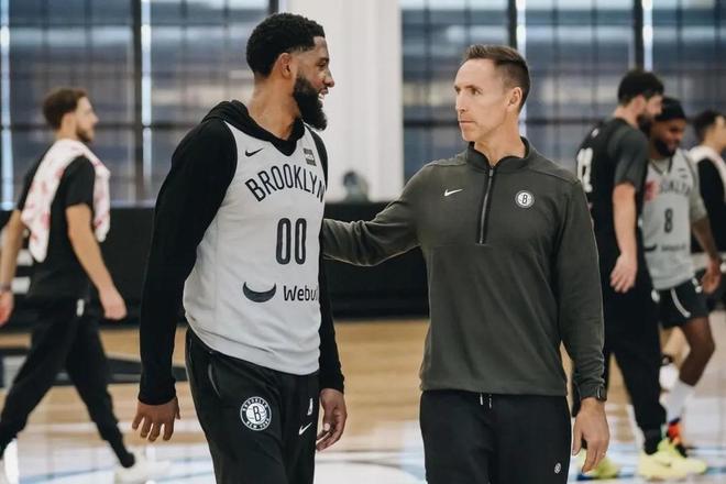 他的丰富的 他的丰富的