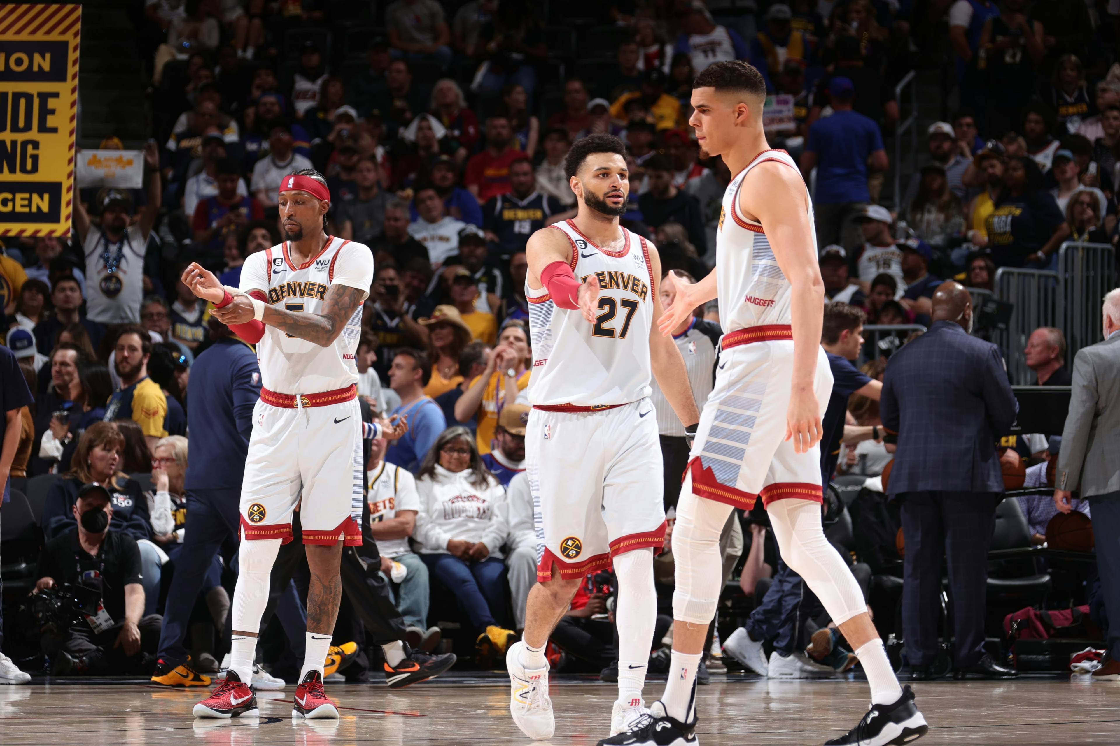 撕散红球堆 撕散红球堆