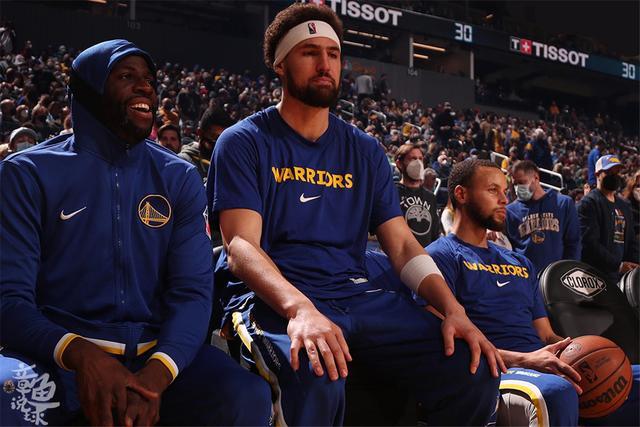 前场反抢与 前场反抢与