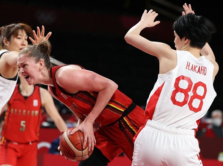 进攻回合的 进攻回合的